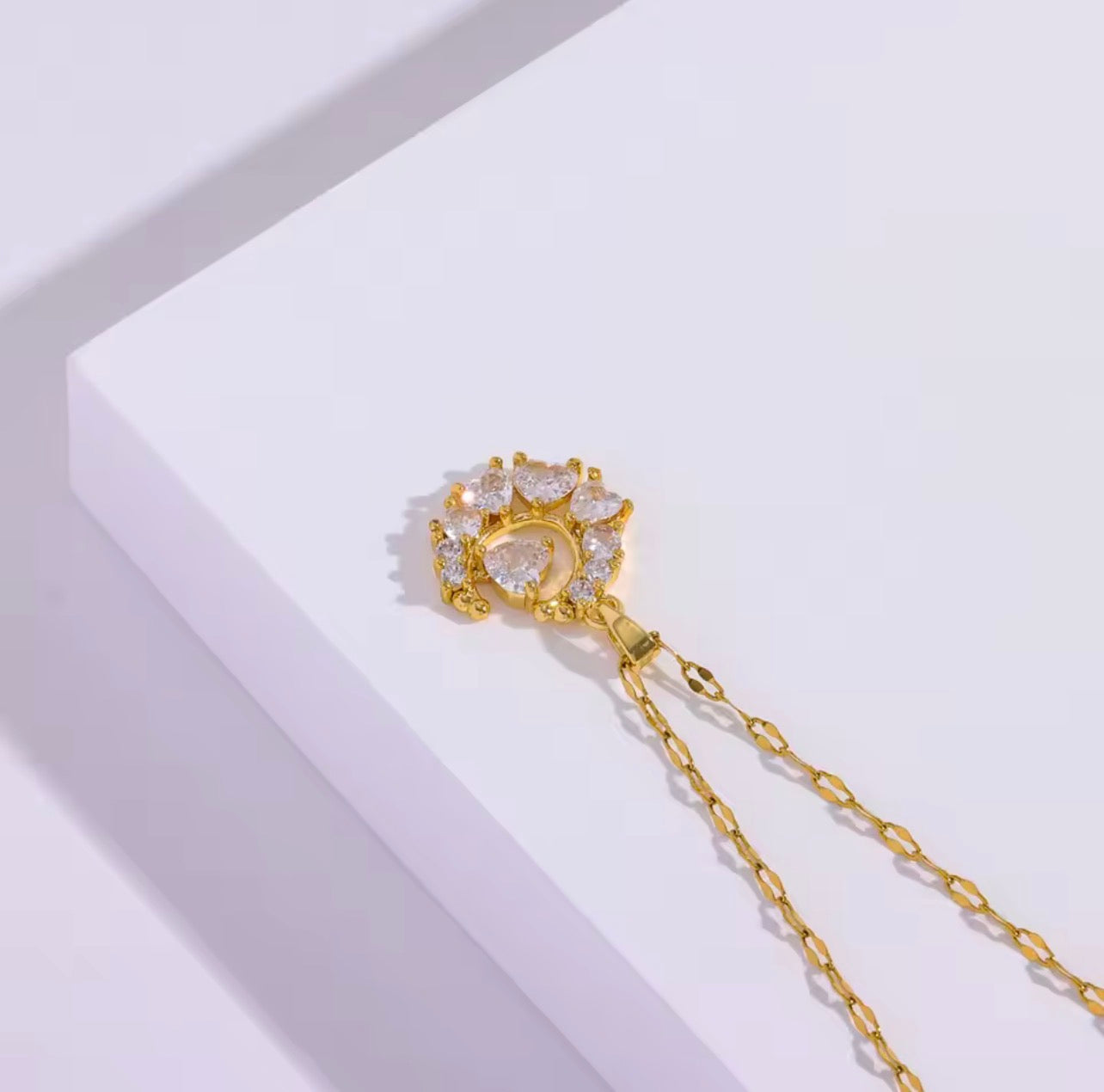 Belíssimo brincos e colar elegante