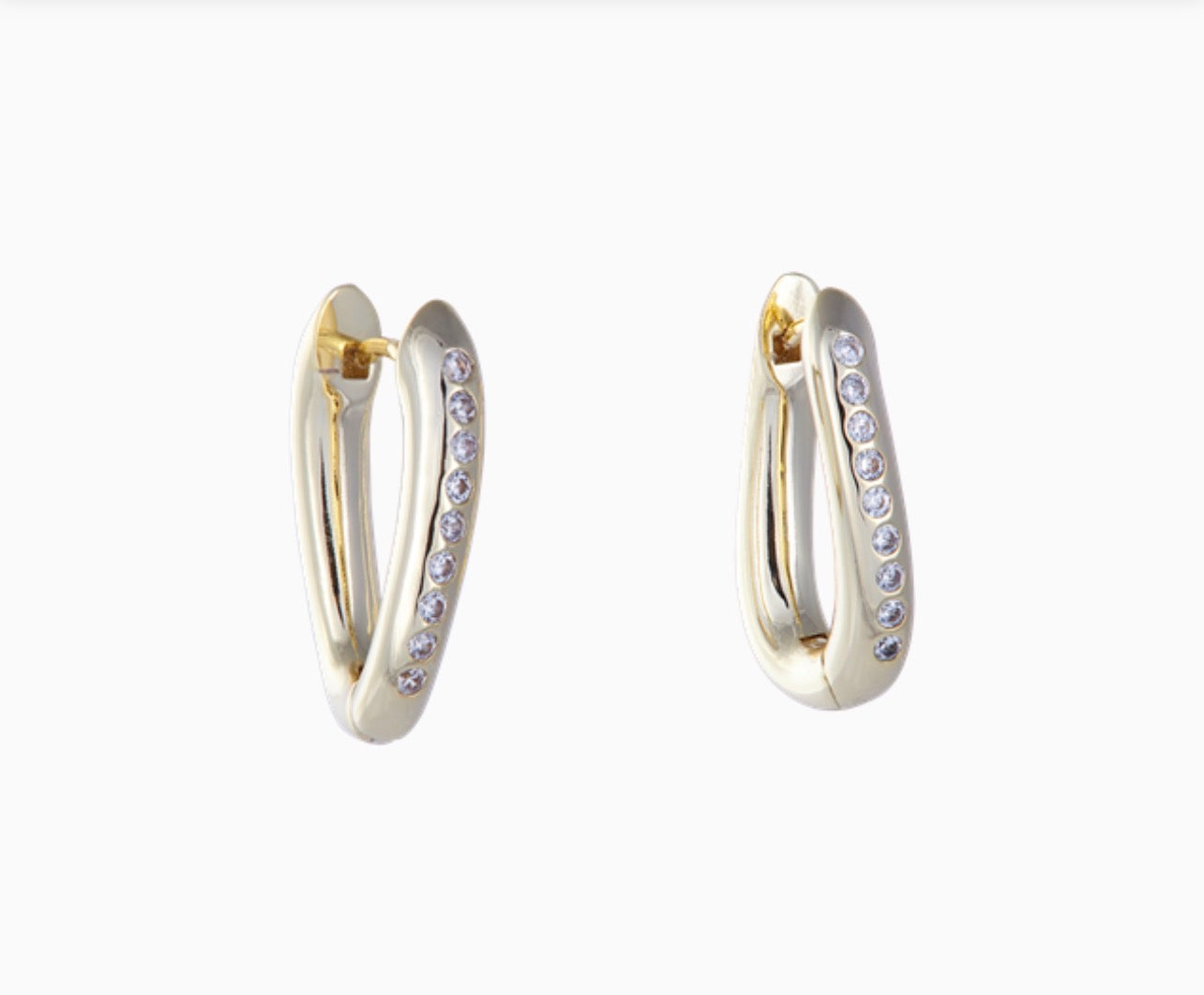 Belíssimo brincos e colar elegante