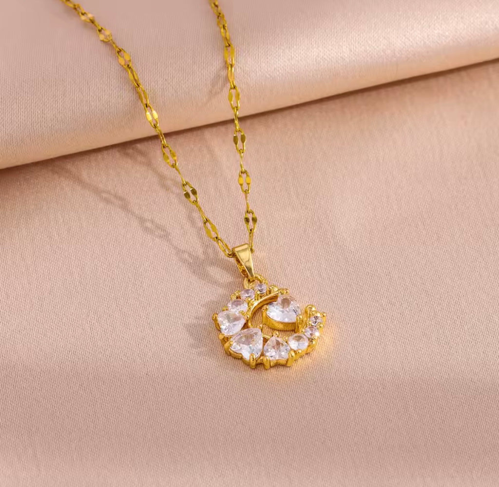 Belíssimo brincos e colar elegante